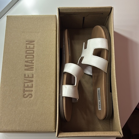 Steve Madden white leather sandals Women’s 7.5 - Picture 4 of 4